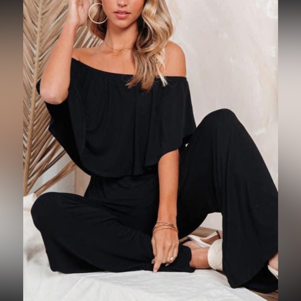 NEW• CREME DE LA CREME SHOWSTOPPER BLACK WIDE LEGGED JUMPSUIT• L